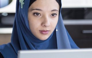 Port de signes religieux dans l’entreprise : des précisions bienvenues