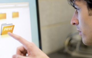Vie privée : consultation des fichiers d’un salarié par son employeur