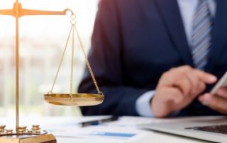 Défaut de dépôt des comptes : qui doit payer l’astreinte ?