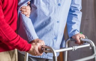 Un congé de proche aidant bientôt indemnisé