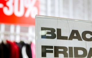 Gare à la publicité agressive en dehors des périodes de soldes !