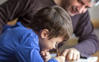 La procédure des arrêts de travail pour garde d’enfants est simplifiée