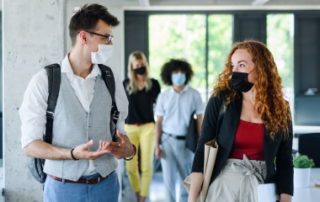 Le port obligatoire du masque au travail en cinq questions