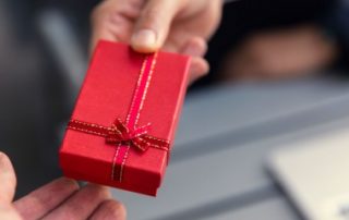 Quelle fiscalité pour les cadeaux offerts par l’entreprise en 2021 ?