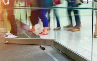 Taxe sur les surfaces commerciales : quid des sas d’entrée ?