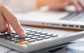 Droit de retrait : l’employeur peut-il pratiquer une retenue sur salaire ?