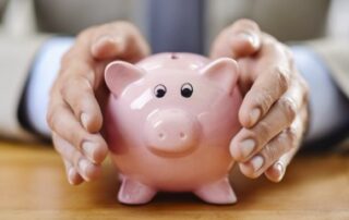 Épargne : quel comportement adoptent les Français face à l’incertitude politique ?